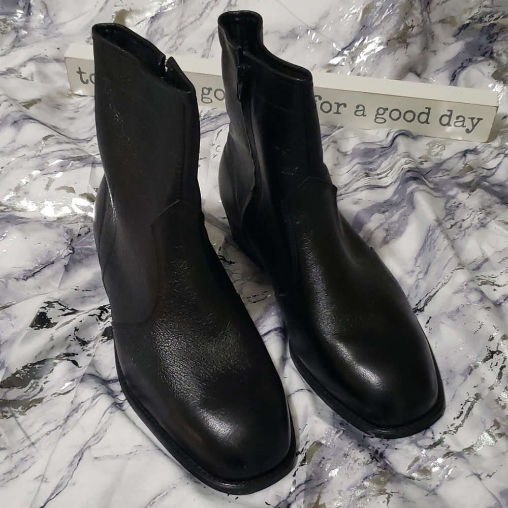 Leather Classics short boots
